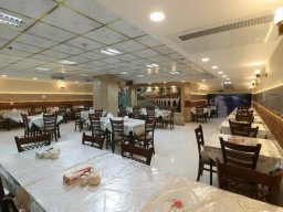 هتل سی و سه پل